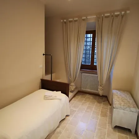 Casa Del Vescovo *